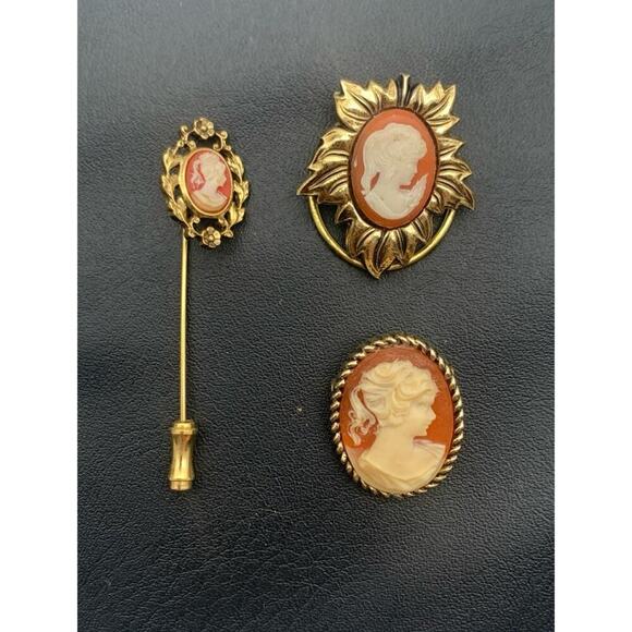 Vintage Gold Tone Cameo Stick Pin, Brooch, & Scarf Clip Set Lot - Picture 1 of 4